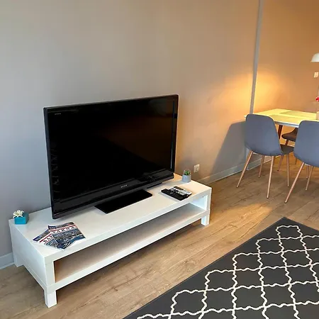 Апартамент Sea Breeze L 2bd Sea Garden