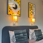 Sea Breeze L 2bd Sea Garden