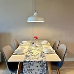 Sea Breeze L 2bd Sea Garden