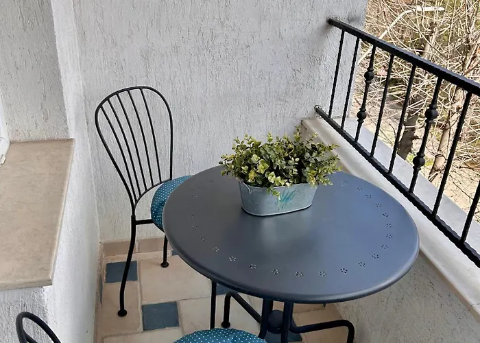 Sea Breeze L 2bd Sea Garden Apartment *